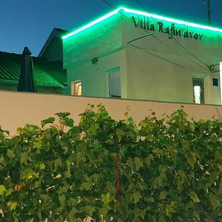 Apartament Rafin Dvor *