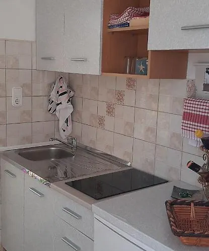 Rafin Dvor Apartament Vrsi